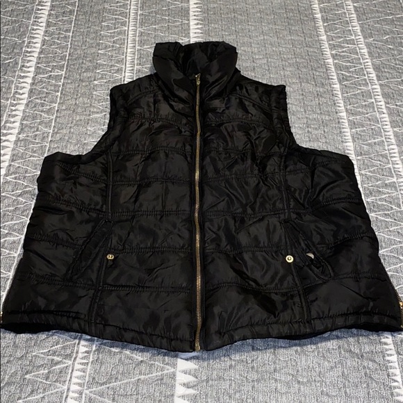 Vest - Picture 1 of 3